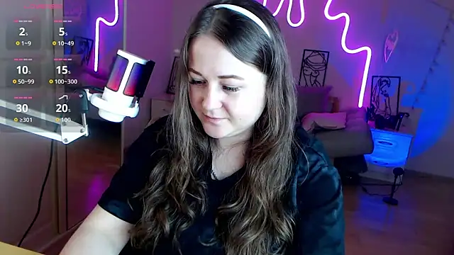 Snapshot of LizzyShine chatting on September 11, 2025, 2:28 pm LizzyShine online show from September 11, 2025, 2:28 pm