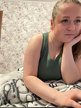 Snapshot of LizzyShine chatting on March 18, 2025, 7:12 pm LizzyShine online show from March 18, 2025, 7:12 pm