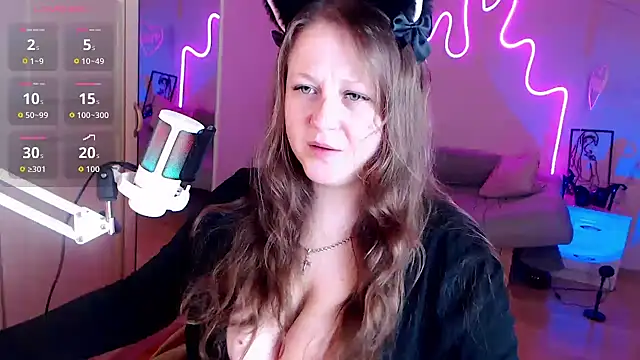 Snapshot of LizzyShine chatting on September 8, 2025, 3:00 pm LizzyShine online show from September 8, 2025, 3:00 pm