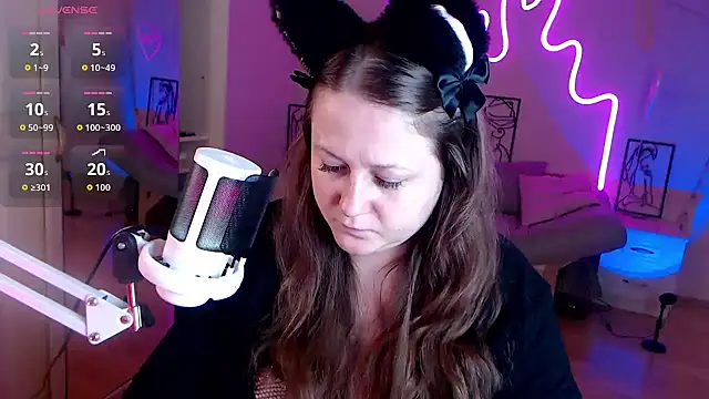 Snapshot of LizzyShine chatting on September 18, 2025, 1:58 pm LizzyShine online show from September 18, 2025, 1:58 pm
