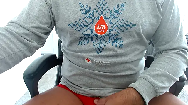 Snapshot of GirthBullger4You chatting on March 12, 2025, 5:07 pm GirthBullger4You online show from March 12, 2025, 5:07 pm