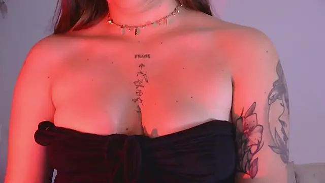 Snapshot of Miss_oliviaa chatting on March 11, 2025, 2:40 pm Miss oliviaa online show from March 11, 2025, 2:40 pm