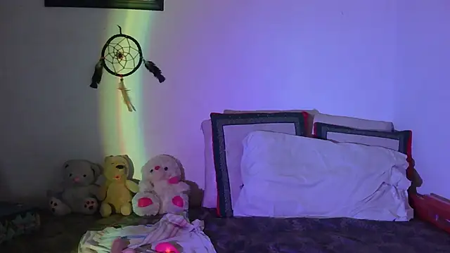 Snapshot of Miss_oliviaa chatting on March 4, 2025, 10:49 pm Miss oliviaa online show from March 4, 2025, 10:49 pm