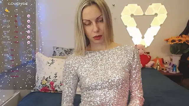  Loves  online show from December 7, 2024, 10:34 pm