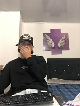 Snapshot of logannth chatting on April 8, 2026, 4:36 am logannth online show from April 8, 2026, 4:36 am