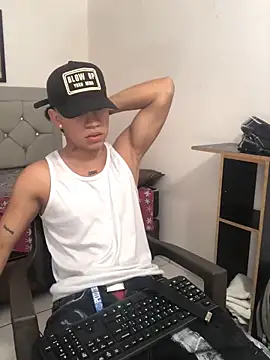 Snapshot of logannth chatting on March 8, 2026, 6:49 am logannth online show from March 8, 2026, 6:49 am