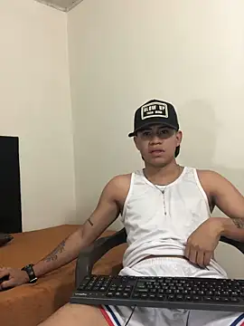 Snapshot of logannth chatting on February 13, 2026, 5:07 am logannth online show from February 13, 2026, 5:07 am