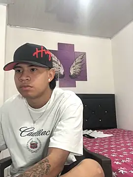 Snapshot of logannth chatting on February 24, 2026, 6:03 am logannth online show from February 24, 2026, 6:03 am