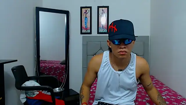 Snapshot of logannth chatting on February 27, 2026, 5:07 am logannth online show from February 27, 2026, 5:07 am