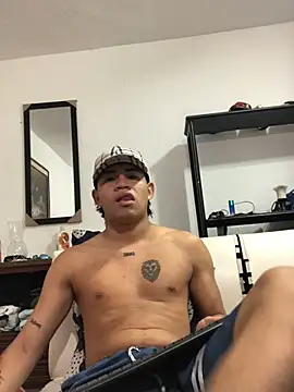 Snapshot of logannth chatting on March 23, 2026, 9:03 pm logannth online show from March 23, 2026, 9:03 pm