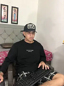 Snapshot of logannth chatting on March 7, 2026, 8:03 pm logannth online show from March 7, 2026, 8:03 pm