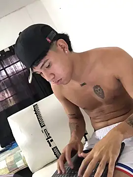 logannth online show from November 8, 2025, 6:44 pm