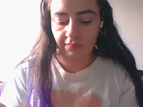  karlie kloss  online show from January 19, 2025, 8:41 pm