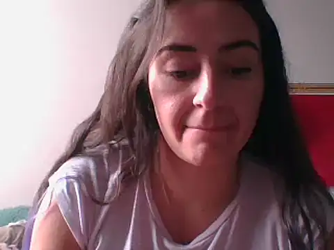  karlie kloss  online show from February 15, 2025, 8:34 pm