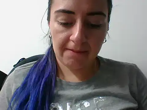  karlie kloss  online show from February 13, 2025, 12:35 am