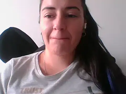  karlie kloss  online show from February 5, 2025, 7:10 pm