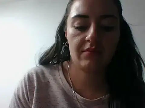  karlie kloss  online show from January 28, 2025, 12:47 am