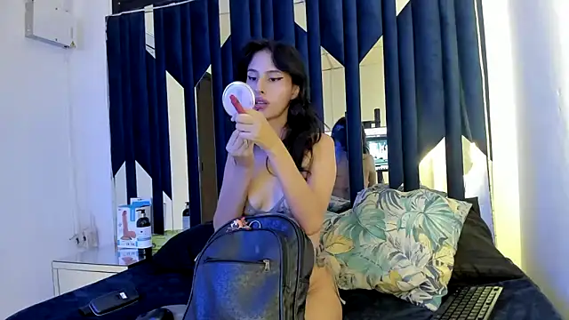Snapshot of zoeht chatting on January 19, 2025, 1:01 pm zoeht online show from January 19, 2025, 1:01 pm