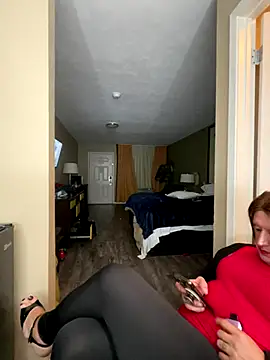 Snapshot of TSfem chatting on December 2, 2024, 5:54 am TSfem online show from December 2, 2024, 5:54 am