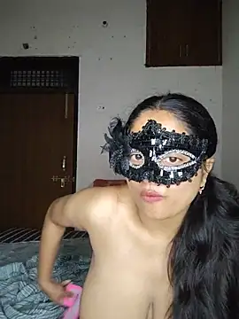 Snapshot of bigtitsqueen chatting on July 5, 2026, 3:11 am bigtitsqueen online show from July 5, 2026, 3:11 am