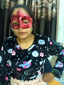 Snapshot of bigtitsqueen chatting on December 24, 2024, 6:50 pm bigtitsqueen online show from December 24, 2024, 6:50 pm