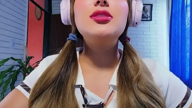 Snapshot of Afrodita_Shalom chatting on November 24, 2025, 7:47 pm Afrodita Shalom online show from November 24, 2025, 7:47 pm