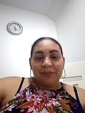 Snapshot of MirandaSoto chatting on March 17, 2025, 9:24 pm MirandaSoto online show from March 17, 2025, 9:24 pm
