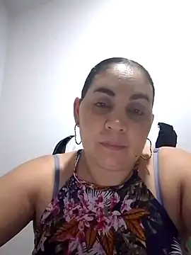 Snapshot of MirandaSoto chatting on March 11, 2025, 3:25 am MirandaSoto online show from March 11, 2025, 3:25 am