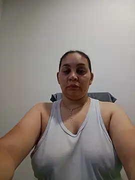 Snapshot of MirandaSoto chatting on June 1, 2026, 3:40 am MirandaSoto online show from June 1, 2026, 3:40 am