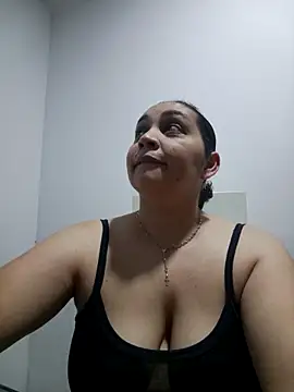 Snapshot of MirandaSoto chatting on February 7, 2026, 3:25 am MirandaSoto online show from February 7, 2026, 3:25 am