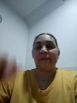 Snapshot of MirandaSoto chatting on April 2, 2026, 5:14 am MirandaSoto online show from April 2, 2026, 5:14 am