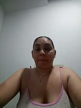 Snapshot of MirandaSoto chatting on April 3, 2026, 4:41 am MirandaSoto online show from April 3, 2026, 4:41 am