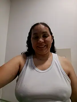 Snapshot of MirandaSoto chatting on April 5, 2026, 5:25 am MirandaSoto online show from April 5, 2026, 5:25 am