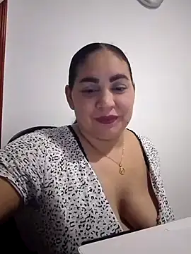 Snapshot of MirandaSoto chatting on March 17, 2025, 11:31 am MirandaSoto online show from March 17, 2025, 11:31 am
