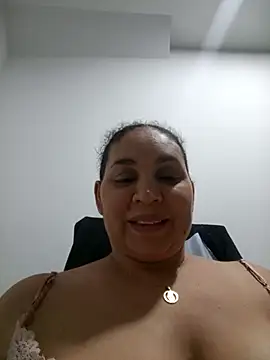 Snapshot of MirandaSoto chatting on March 1, 2025, 3:53 am MirandaSoto online show from March 1, 2025, 3:53 am