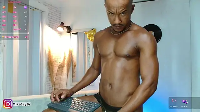 Snapshot of mikejaybra chatting on January 28, 2025, 2:21 am mikejaybra online show from January 28, 2025, 2:21 am