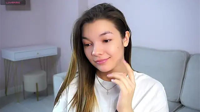 VeronaAppleberry online show from February 17, 2026, 1:36 am