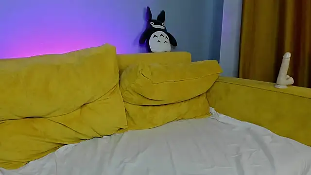 Snapshot of Genne_Tierney chatting on February 26, 2025, 9:33 am Genne Tierney online show from February 26, 2025, 9:33 am