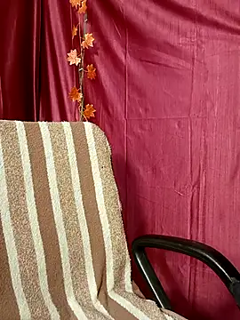 Stripy Doll online show from March 4, 2025, 1:06 pm