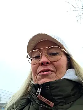 lisalustjouw online show from February 5, 2026, 10:55 am