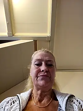 Snapshot of lisalustjouw chatting on October 16, 2025, 9:06 am lisalustjouw online show from October 16, 2025, 9:06 am