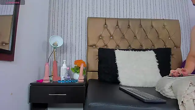 Snapshot of veneno_hot chatting on March 19, 2025, 1:07 pm veneno hot online show from March 19, 2025, 1:07 pm