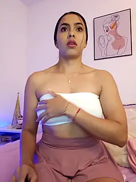 VictoriaEvaans  online show from November 26, 2025, 10:10 pm