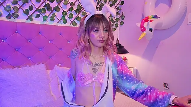 lauren evans96 online show from April 3, 2026, 3:46 am