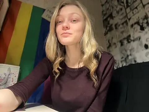 Snapshot of Midnight_Mystery chatting on December 19, 2024, 4:46 pm Midnight Mystery online show from December 19, 2024, 4:46 pm