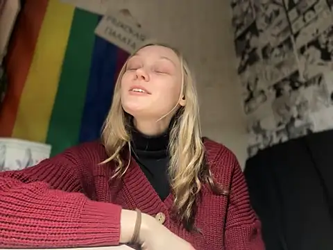 Snapshot of Midnight_Mystery chatting on December 15, 2024, 3:31 pm Midnight Mystery online show from December 15, 2024, 3:31 pm