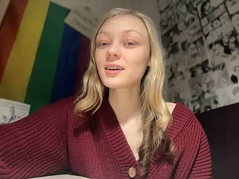 Snapshot of Midnight_Mystery chatting on December 13, 2024, 1:01 pm Midnight Mystery online show from December 13, 2024, 1:01 pm