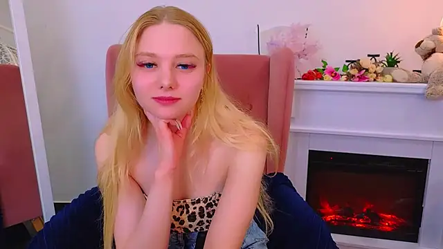 Snapshot of MirraBellanta chatting on March 22, 2025, 1:22 am MirraBellanta online show from March 22, 2025, 1:22 am