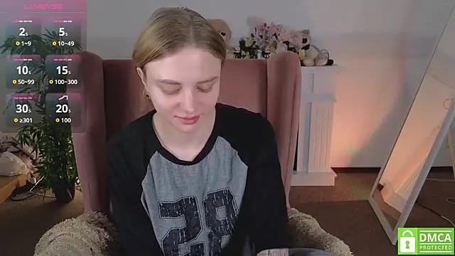 MirraBellanta online show from May 18, 2026, 12:22 am