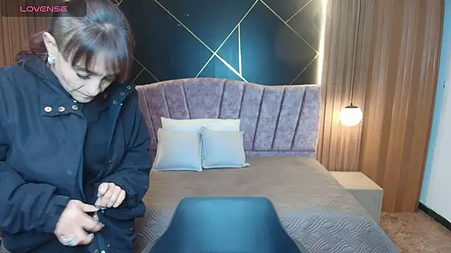 NatashaMason  online show from May 2, 2026, 7:19 pm